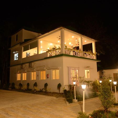 Jaldapara Forest Tourist Lodge Jftl Madari Hat Екстериор снимка