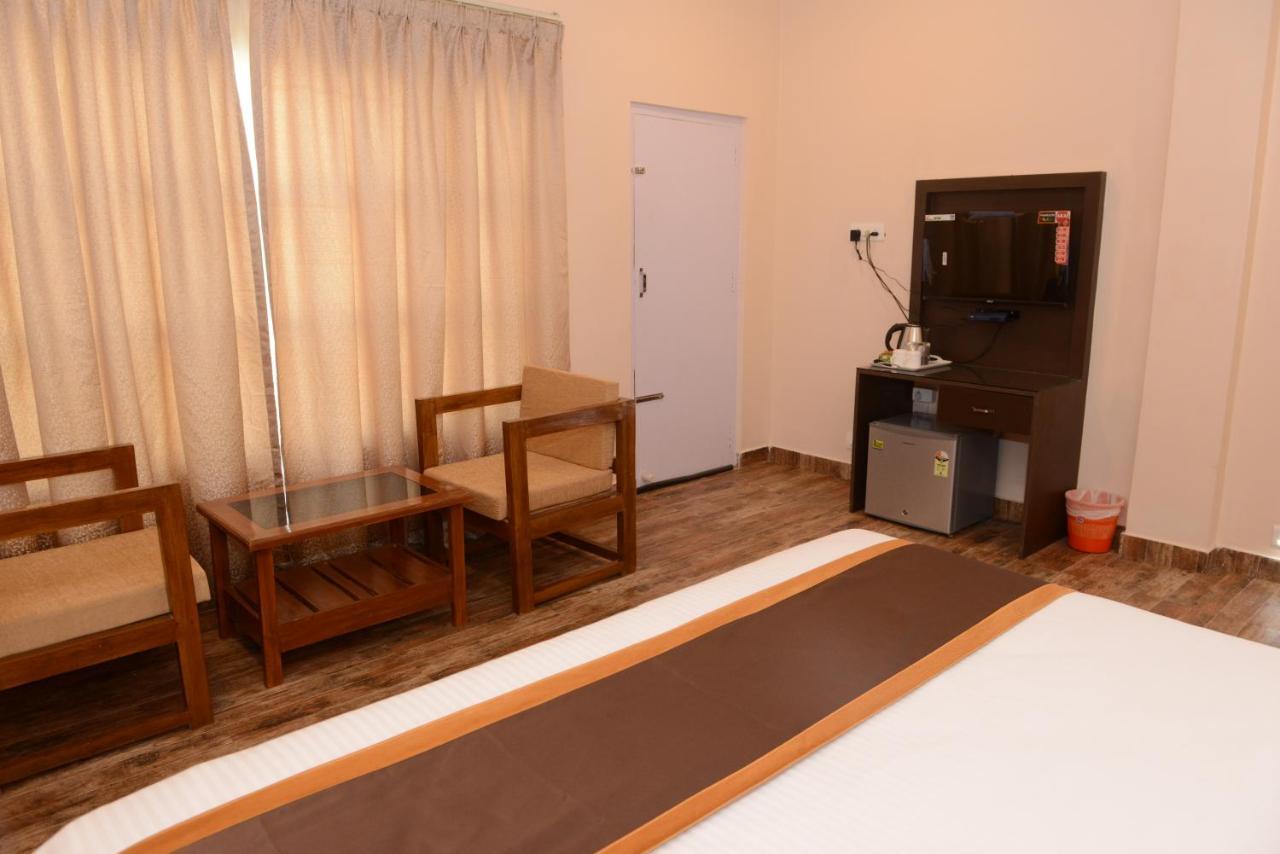 Jaldapara Forest Tourist Lodge Jftl Madari Hat Екстериор снимка